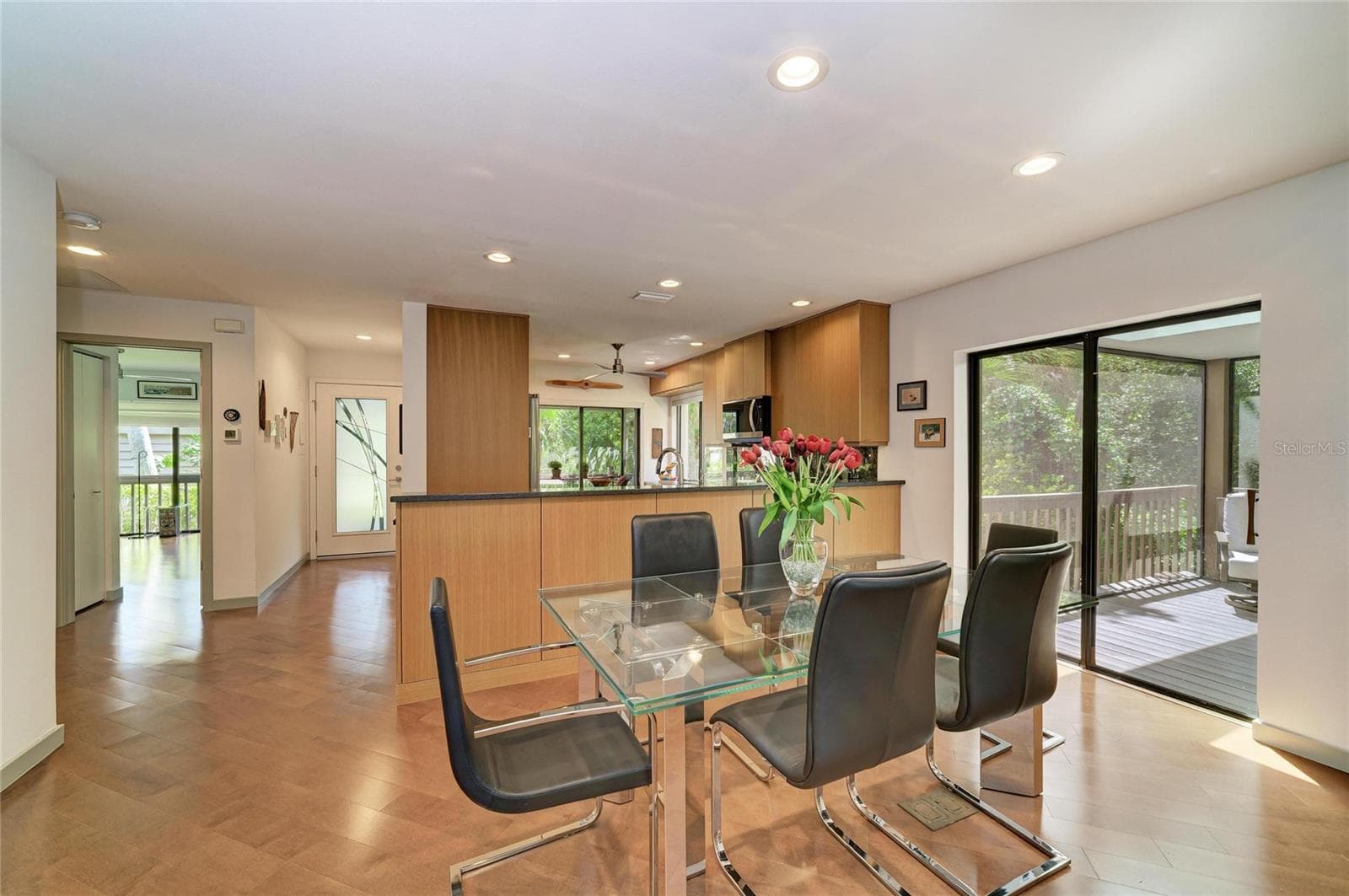 Dining area. Kitchen to the right. - 2403 ARBORETUM CIR #29, SARASOTA