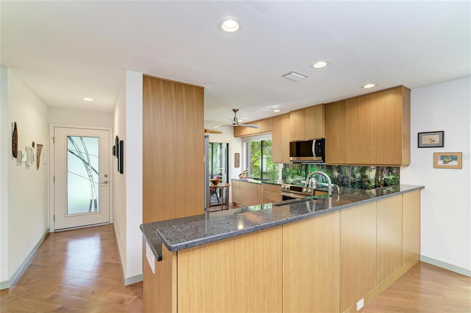Entryway & kitchen - 2403 ARBORETUM CIR #29, SARASOTA
