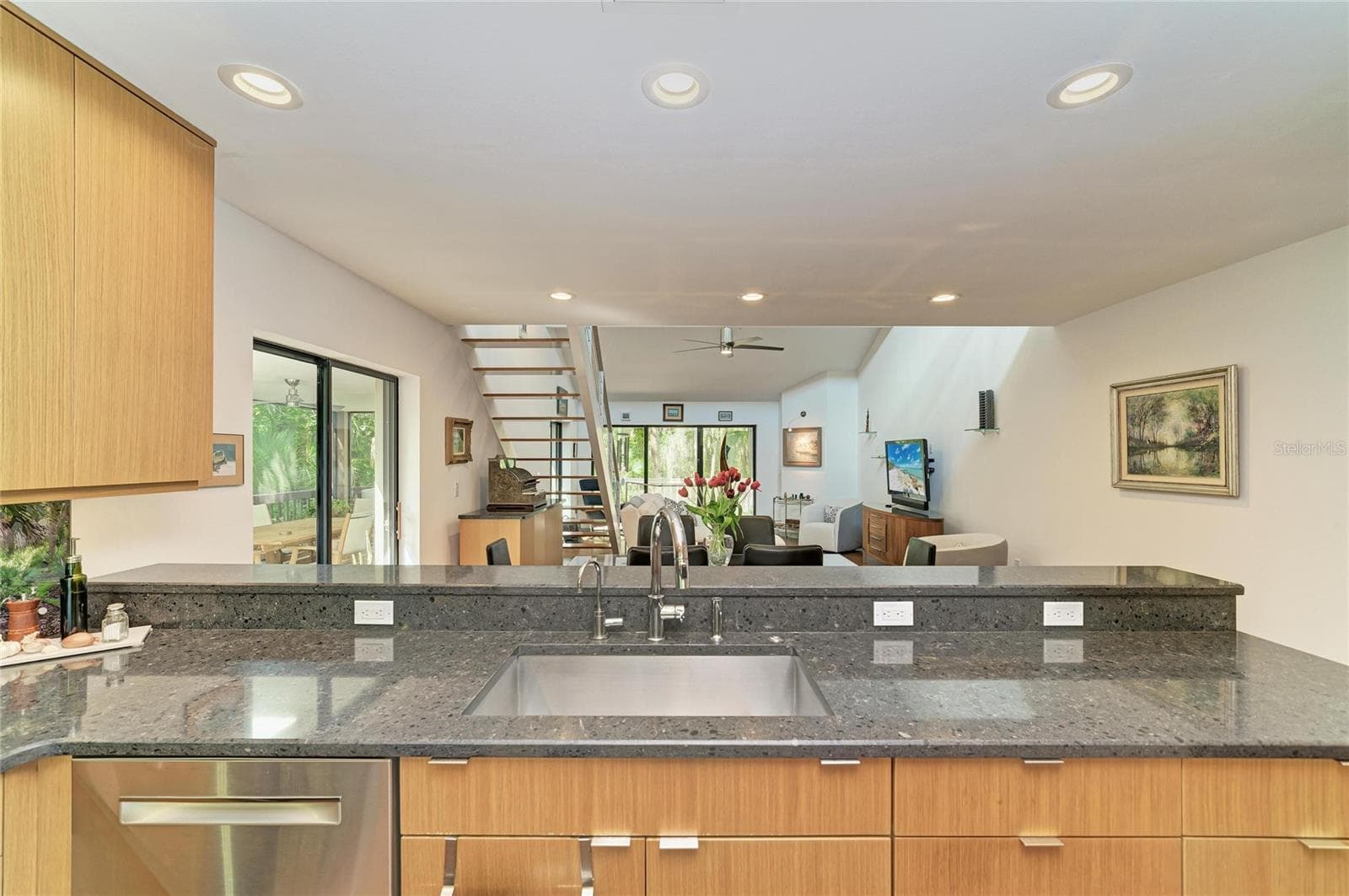 Perfect open floor plan for entertaining - 2403 ARBORETUM CIR #29, SARASOTA