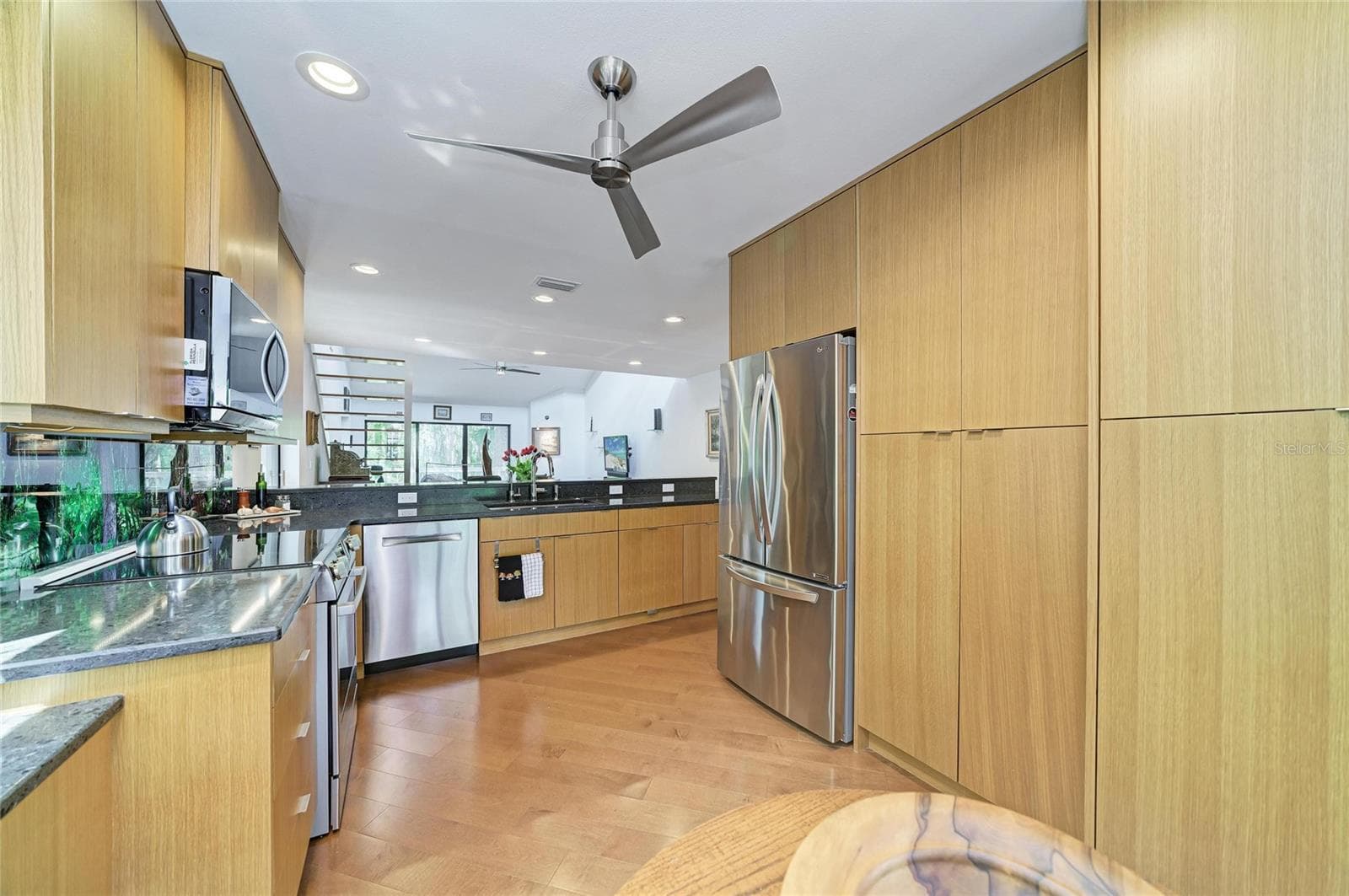 Tons of counter space and cabinets - 2403 ARBORETUM CIR #29, SARASOTA