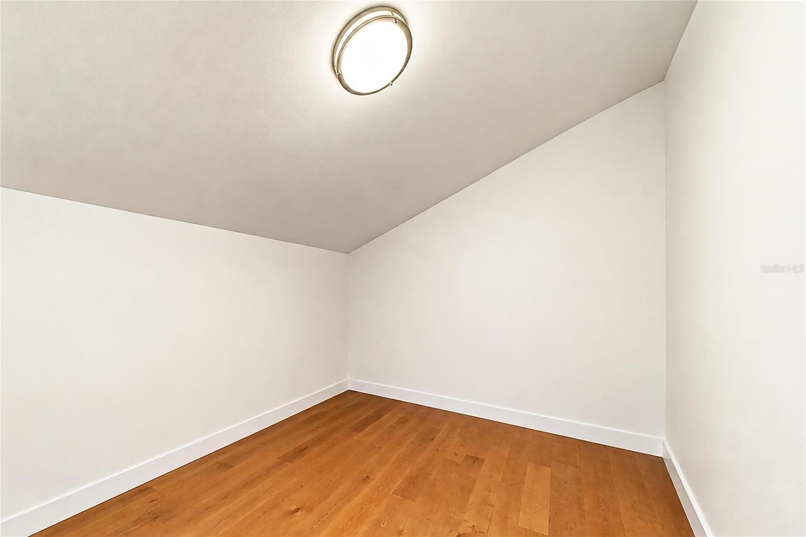 Bonus room off of the loft that can be turned into a media room, library, or even bathroom - 2403 ARBORETUM CIR #29, SARASOTA