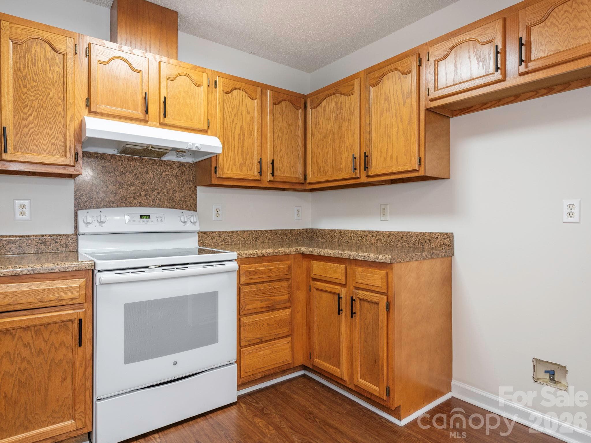Single Family Residence at 239 Candle Court NW, Concord, photo 9 of 37
