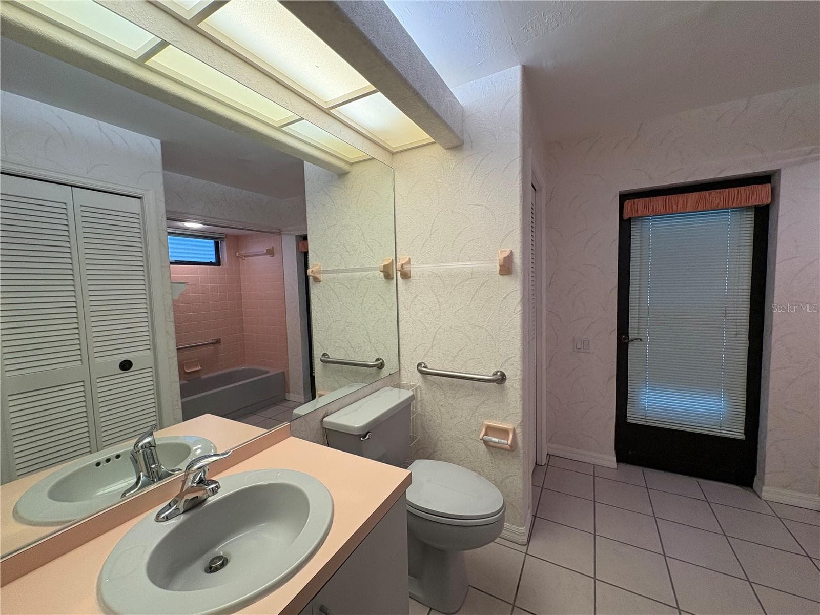 Outside 4th Bedroom, 3rd BATH - 4328 COUNTRY CLUB BLVD, CAPE CORAL