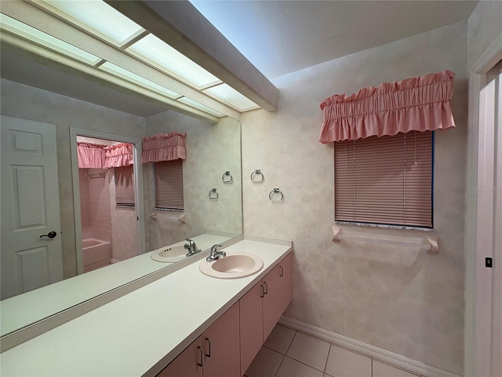 Single Family Residence at 4328 COUNTRY CLUB BLVD, CAPE CORAL, photo 21 of 33