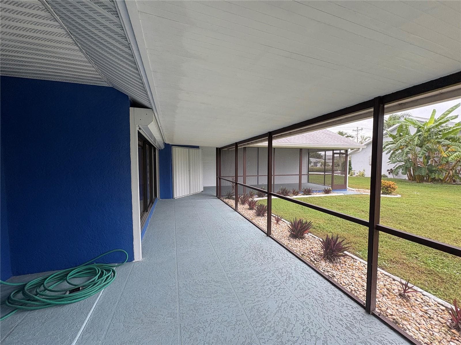 Lanai - 4328 COUNTRY CLUB BLVD, CAPE CORAL