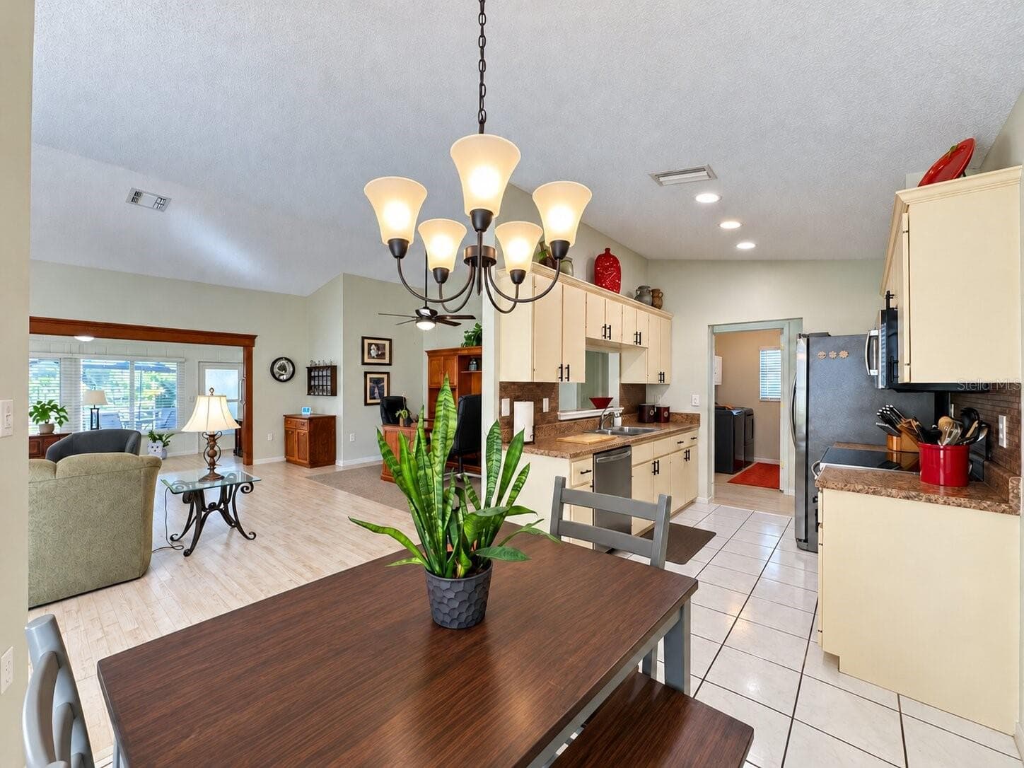 Single Family Residence at 5808 GARDEN LAKES FERN, BRADENTON, photo 6 of 38