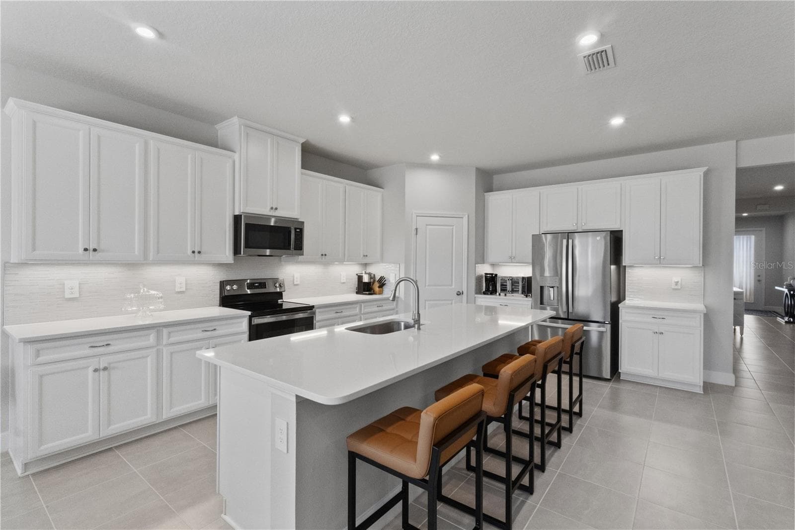Single Family Residence at 16891 CASTORO DR, PORT CHARLOTTE, photo 6 of 42
