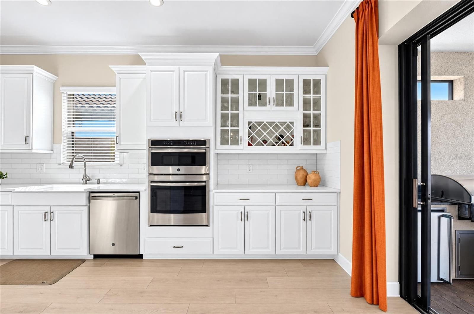 Gourmet Kitchen - 15410 DERNA TER, BRADENTON