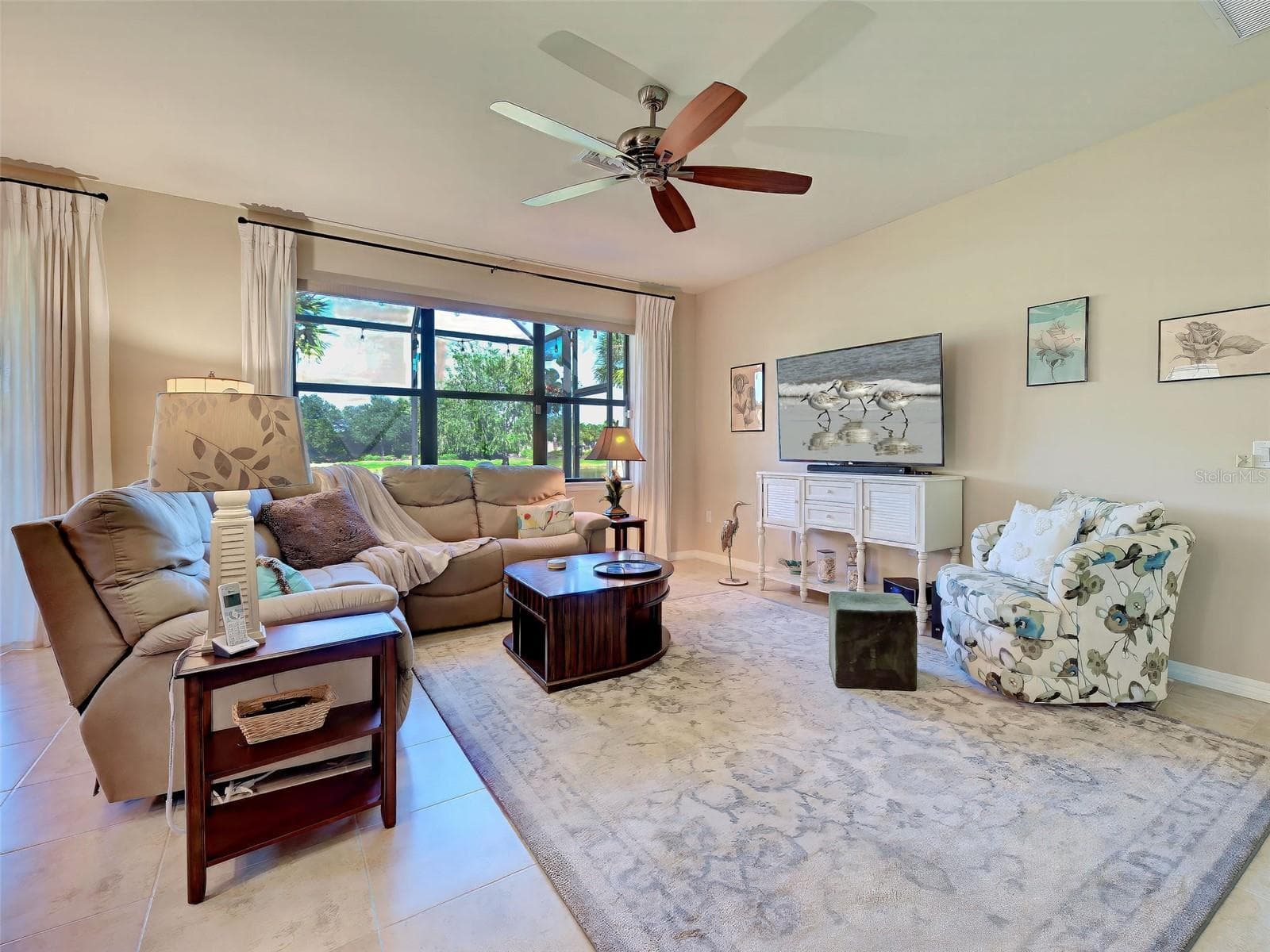 Single Family Residence at 19831 ORTONA ST, VENICE, photo 3 of 64