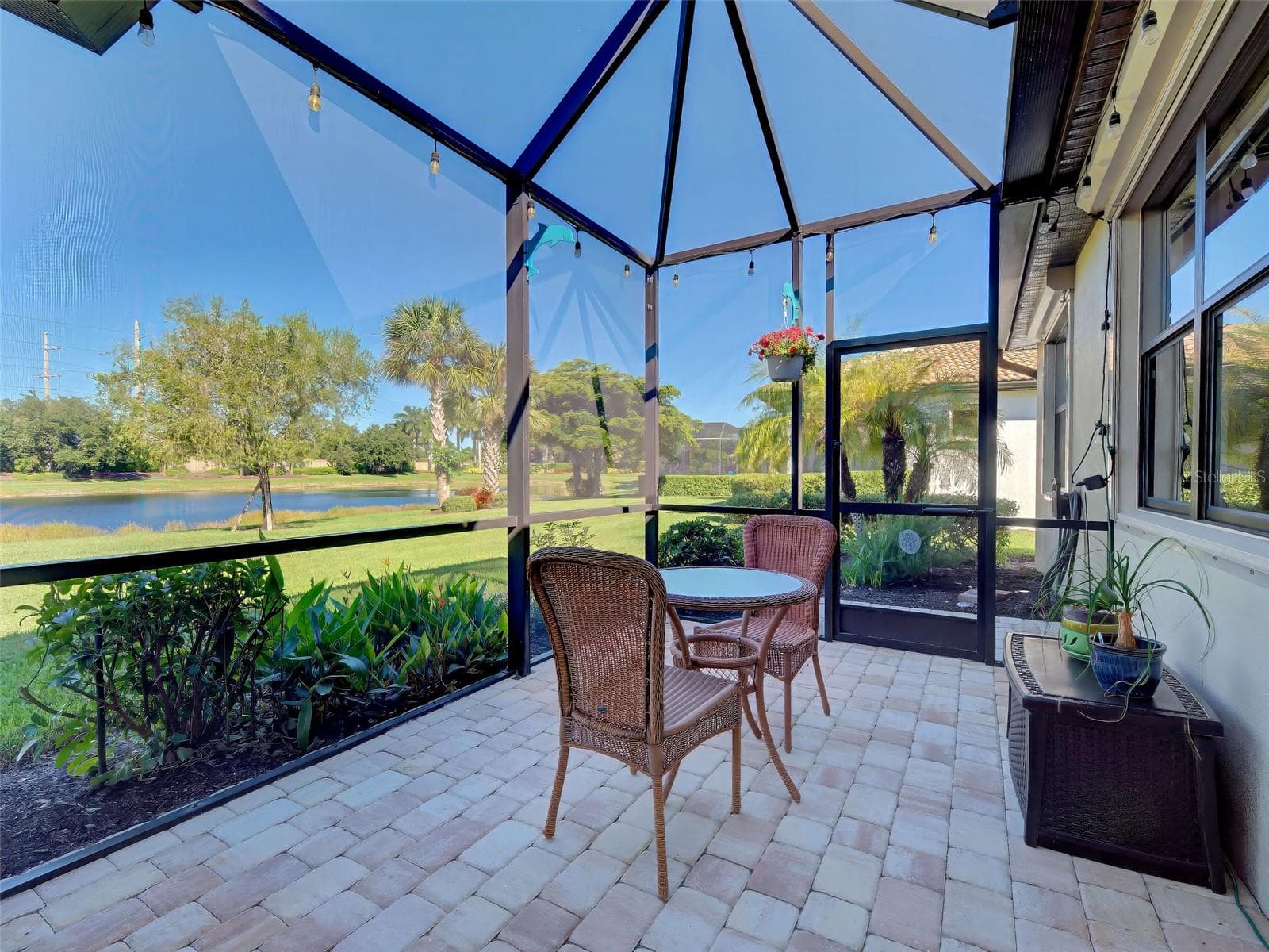 Single Family Residence at 19831 ORTONA ST, VENICE, photo 9 of 64