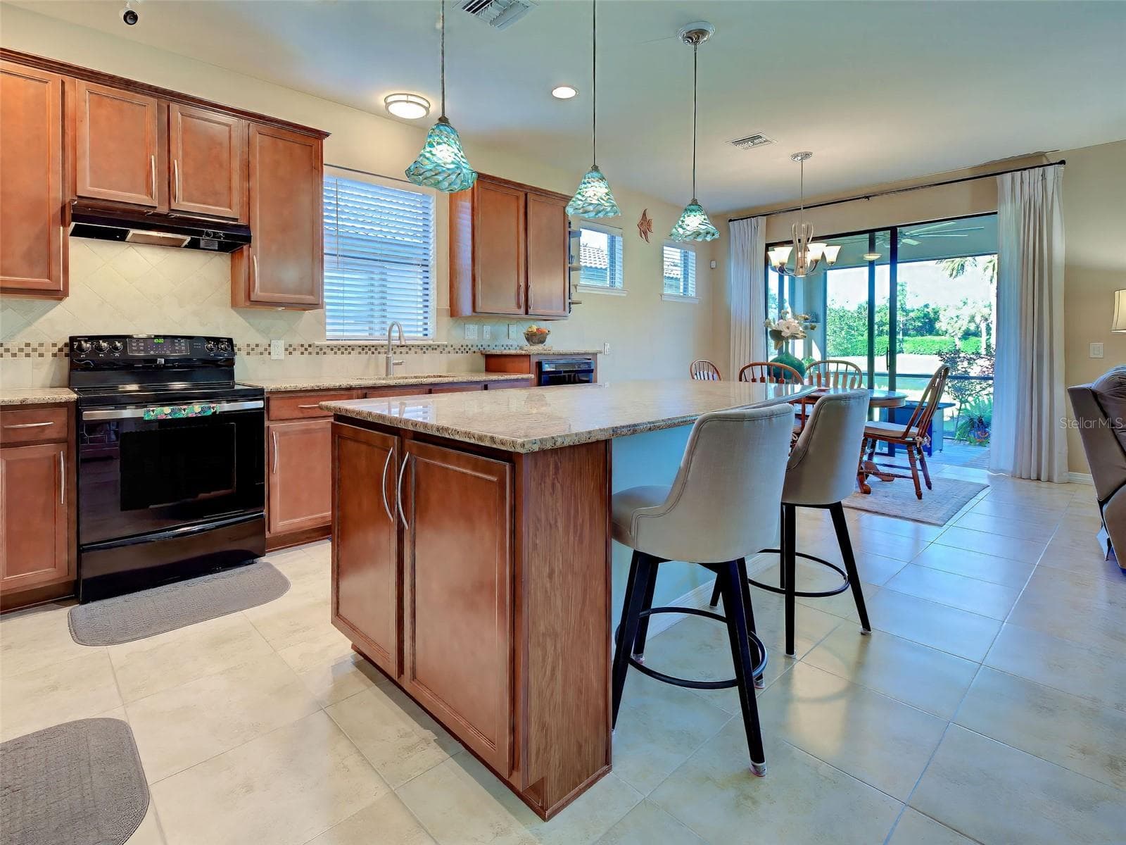 Single Family Residence at 19831 ORTONA ST, VENICE, photo 21 of 64