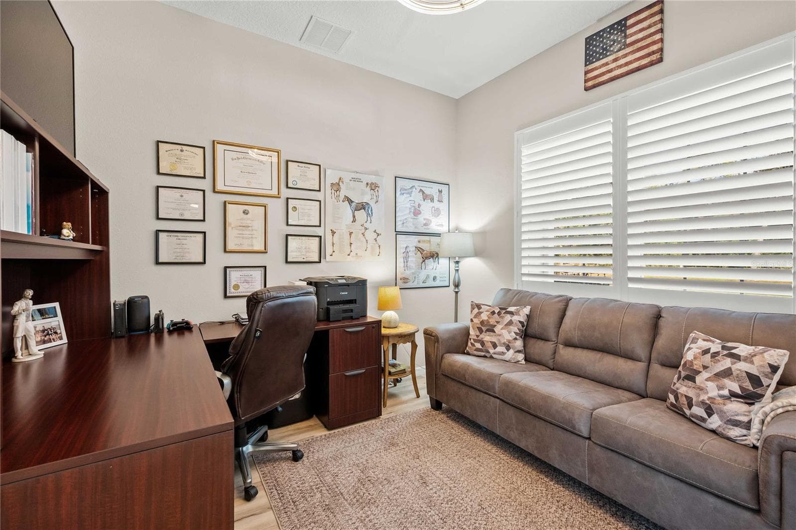 Single Family Residence at 2402 N STAMPEDE DR, BEVERLY HILLS, photo 9 of 44