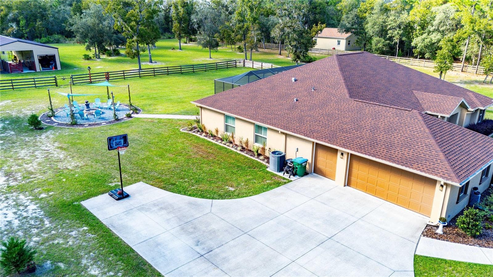 Single Family Residence at 2402 N STAMPEDE DR, BEVERLY HILLS, photo 42 of 44