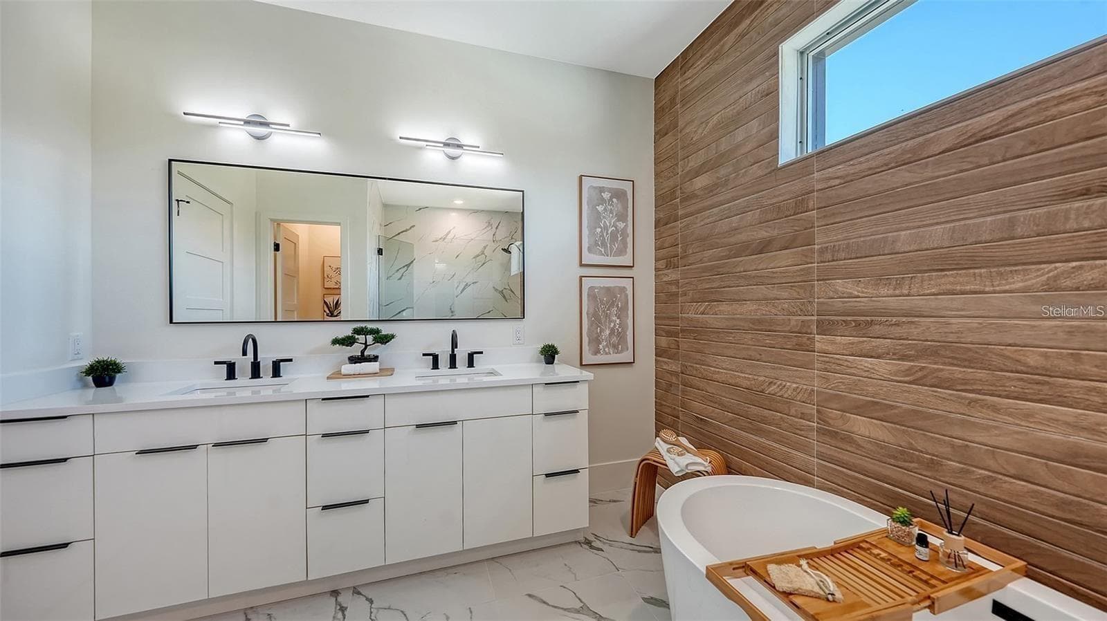 Primary bathroom - 8800 MIDNIGHT PASS RD, SARASOTA