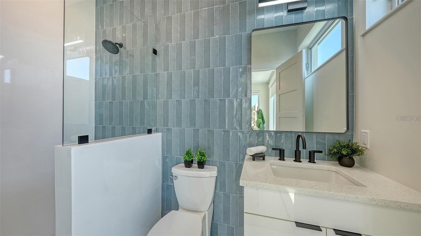 Ensuite bathroom - 8800 MIDNIGHT PASS RD, SARASOTA