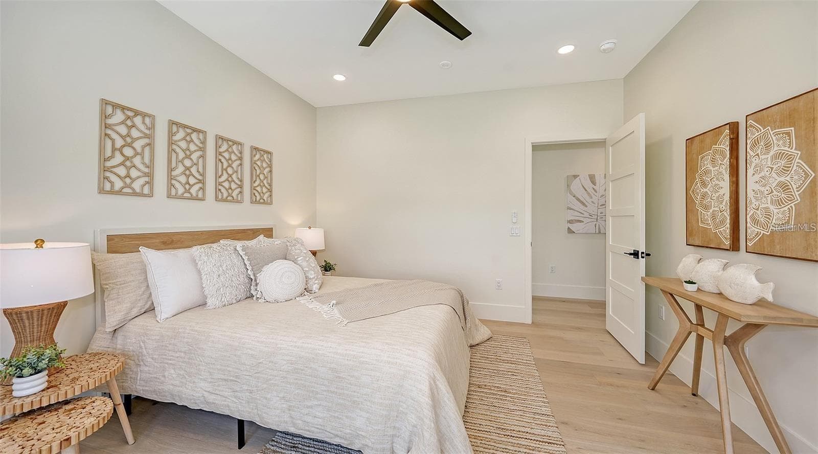 Guest bedroom - 8800 MIDNIGHT PASS RD, SARASOTA