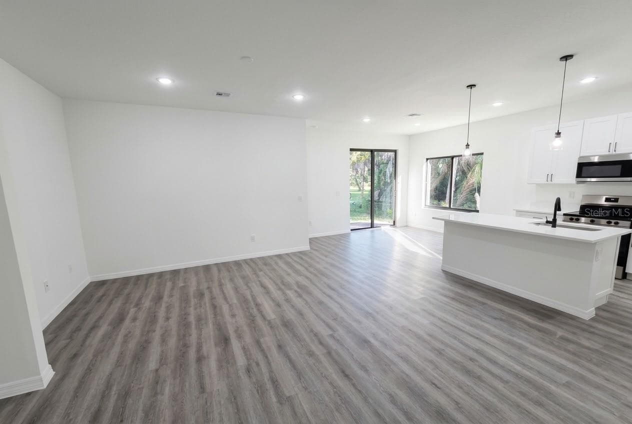 Single Family Residence at 6531 DALEWOOD CIR, NORTH PORT, photo 5 of 10