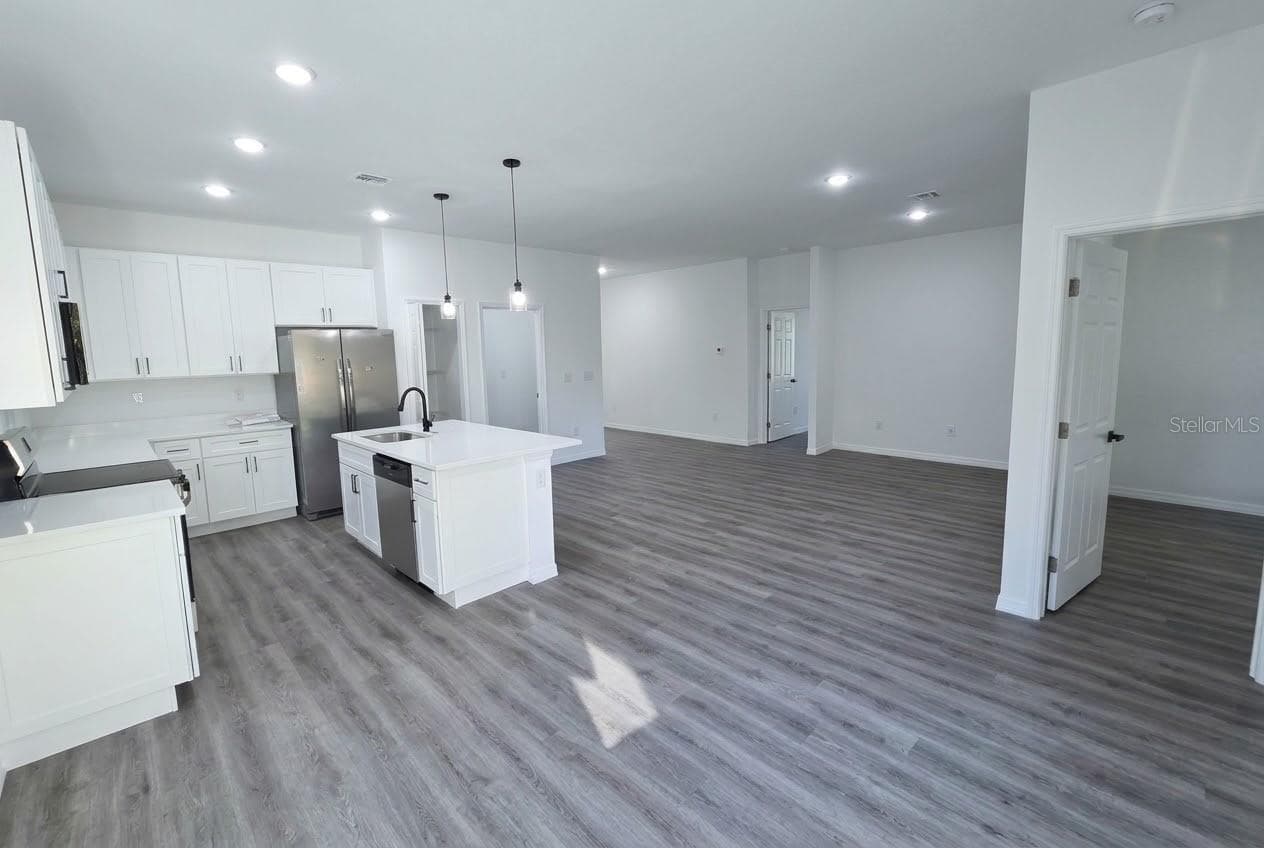 Single Family Residence at 6531 DALEWOOD CIR, NORTH PORT, photo 6 of 10