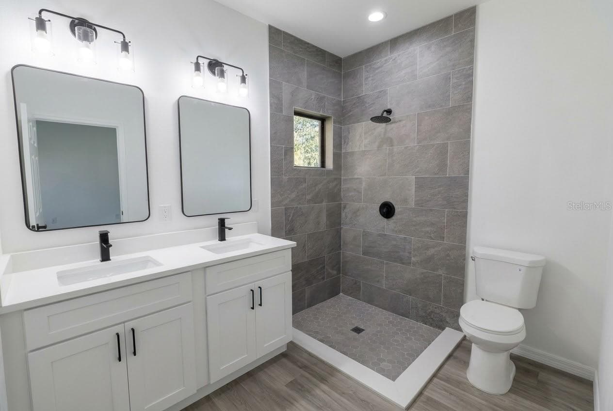 Single Family Residence at 6531 DALEWOOD CIR, NORTH PORT, photo 8 of 10