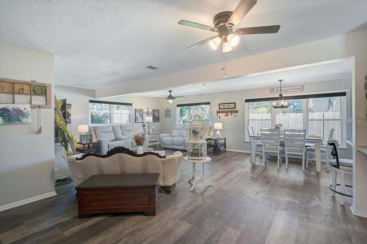 Foyer to Living Room - 3103 BROWNING ST, SARASOTA