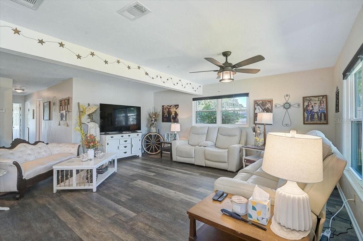 Single Family Residence at 3103 BROWNING ST, SARASOTA, photo 4 of 35