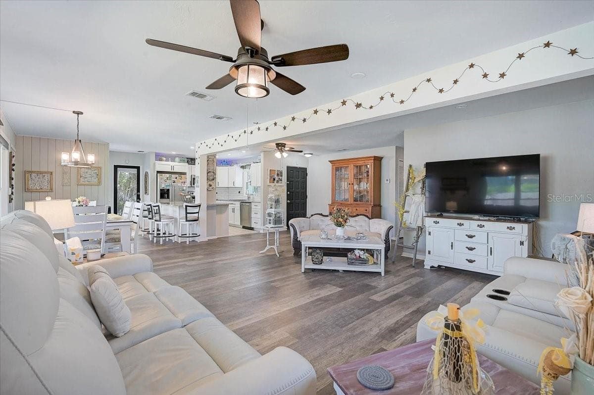 Single Family Residence at 3103 BROWNING ST, SARASOTA, photo 5 of 35