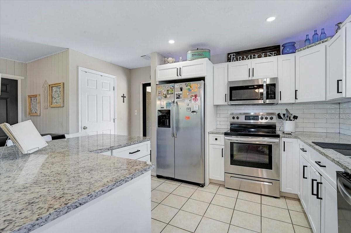 Single Family Residence at 3103 BROWNING ST, SARASOTA, photo 13 of 35