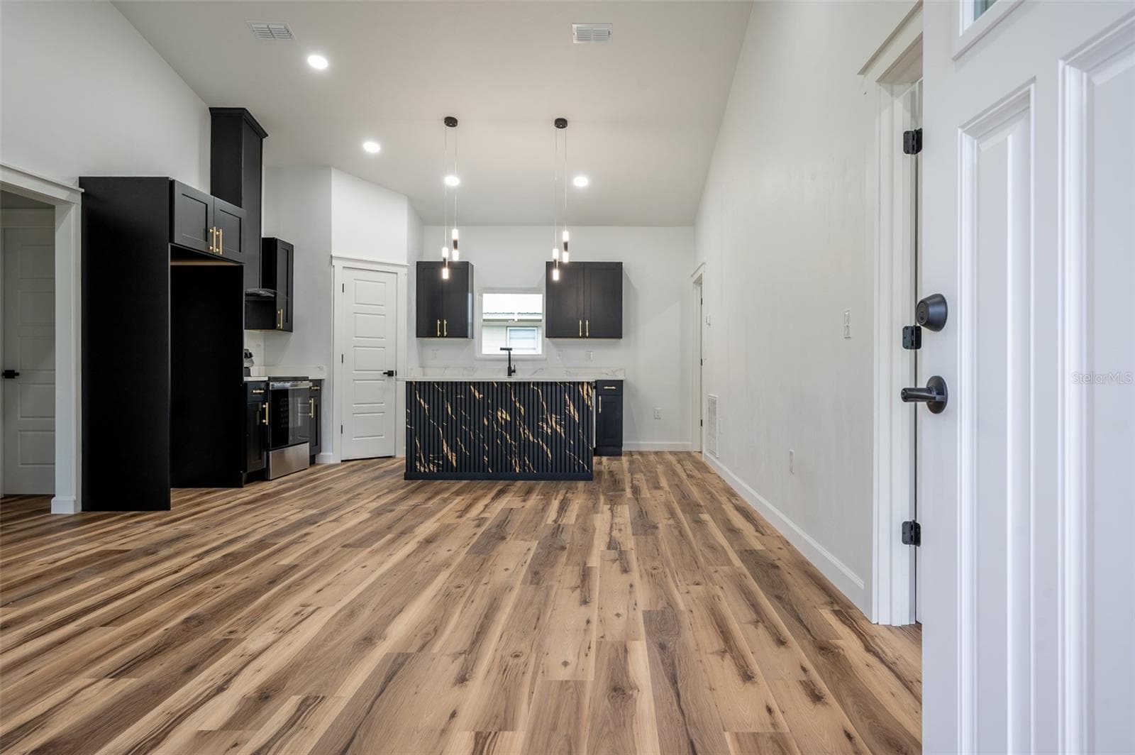 Single Family Residence at 26567 SW 4TH AVE, NEWBERRY, photo 4 of 23
