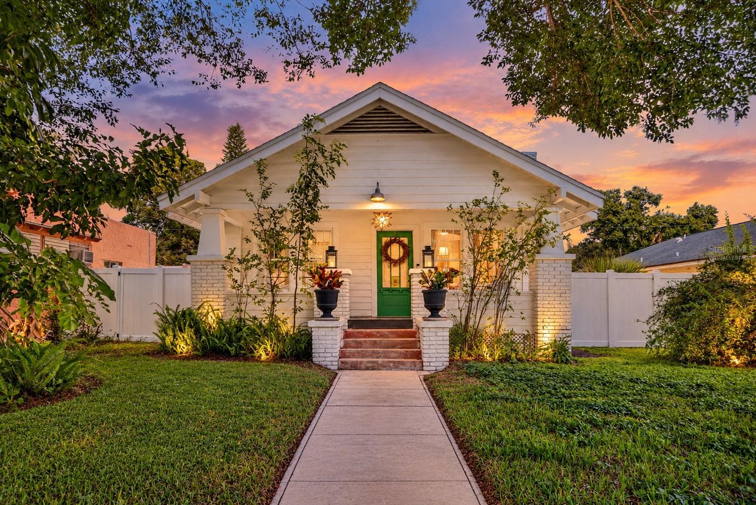 2106 8TH AVE W