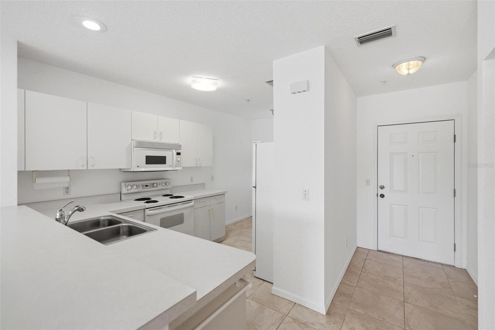 Condominium at 19345 WATER OAK DR #106, PORT CHARLOTTE, photo 31 of 54