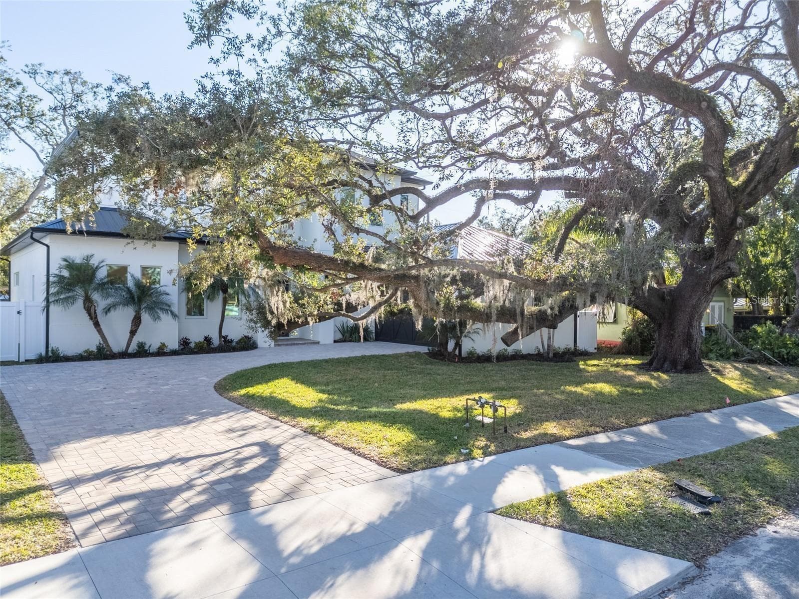 Single Family Residence at 2420 FLOYD ST, SARASOTA, photo 6 of 76