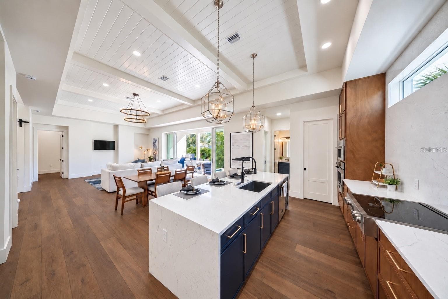 Single Family Residence at 2420 FLOYD ST, SARASOTA, photo 18 of 76