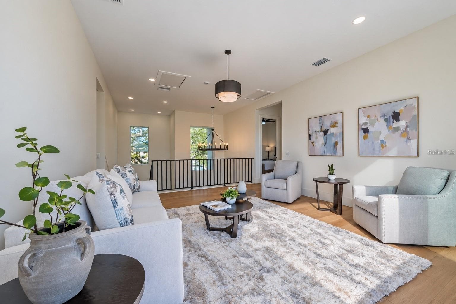 Upstairs living room area - 2420 FLOYD ST, SARASOTA