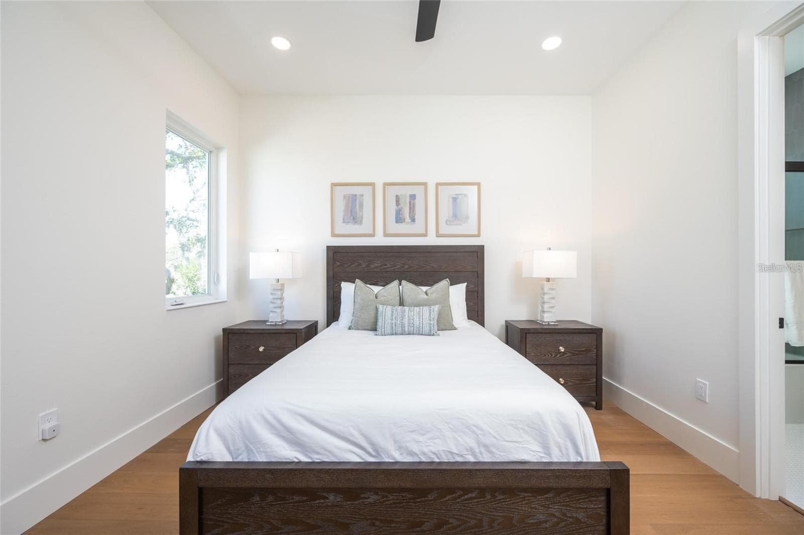 Guest bedroom - 2420 FLOYD ST, SARASOTA