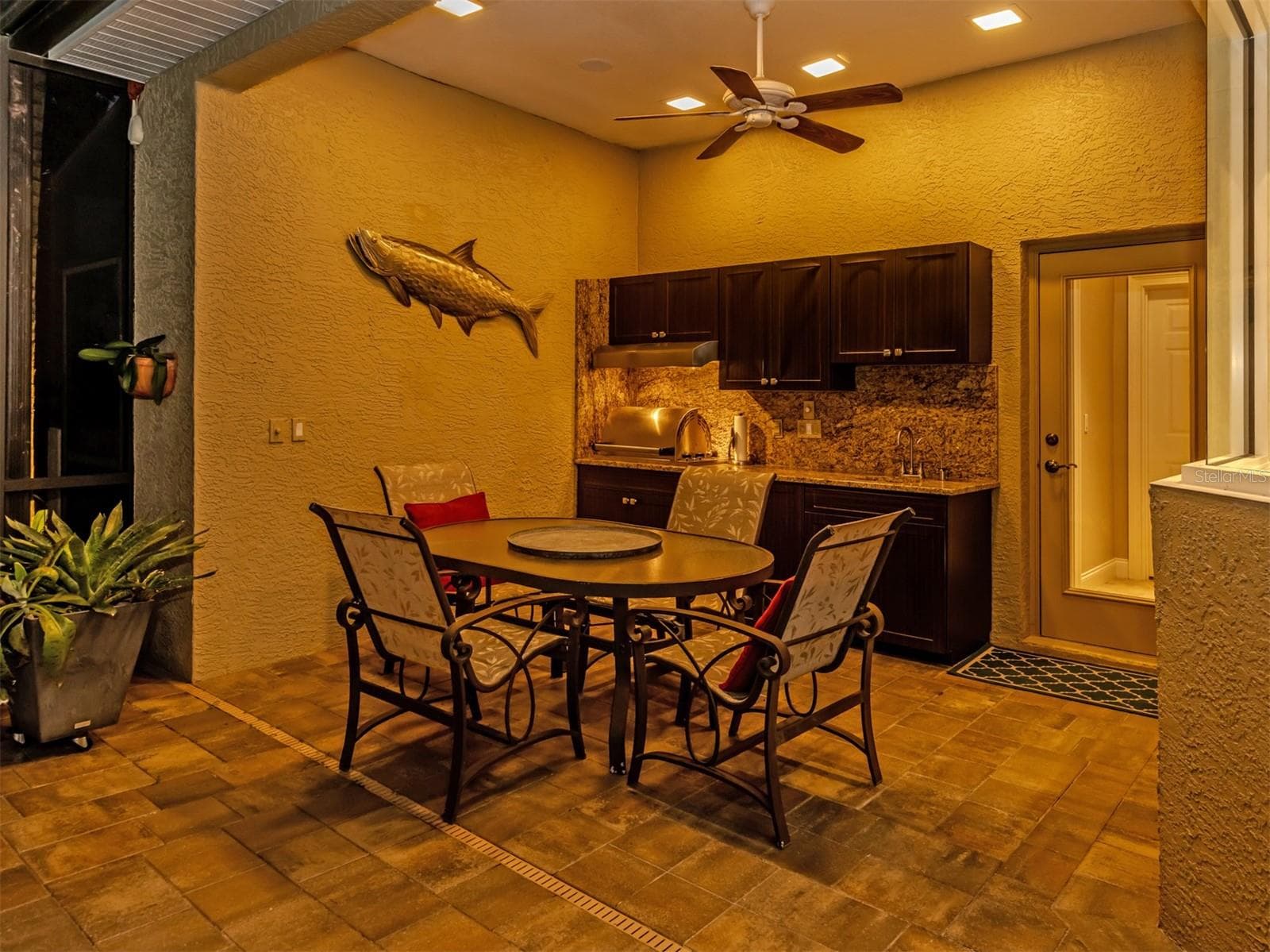 Single Family Residence at 444 TREMINGHAM WAY, VENICE, photo 19 of 105