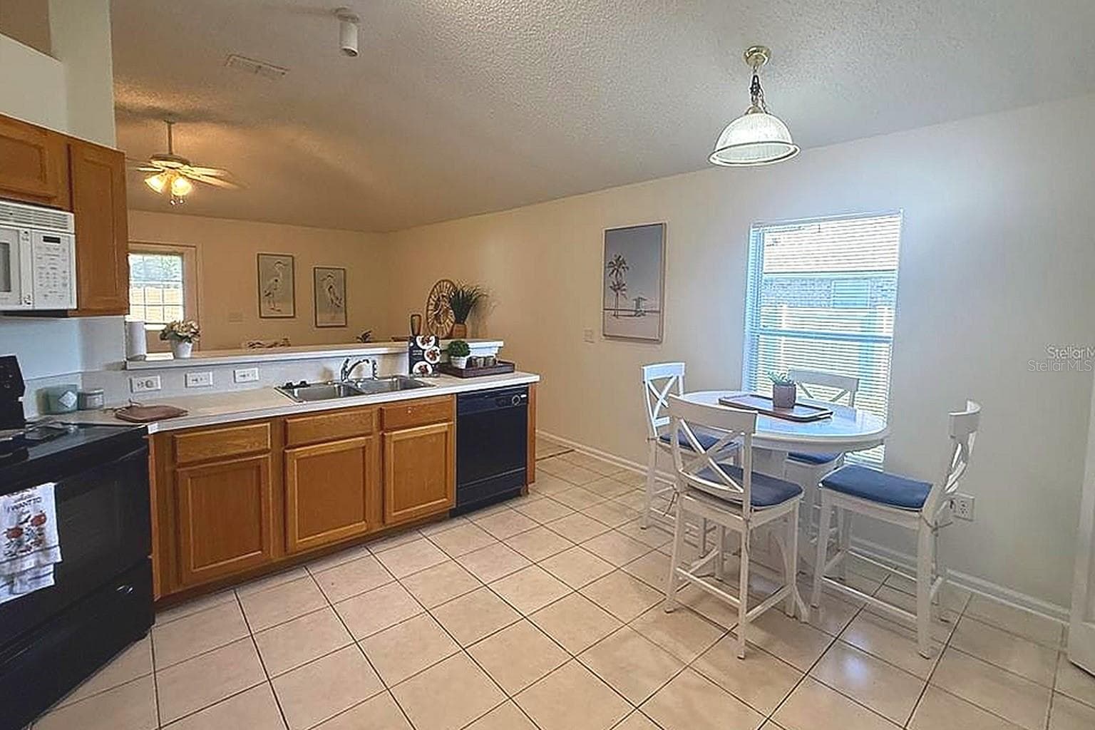 Dining area with the actual dining set - 3 LOUVET LN, PALM COAST