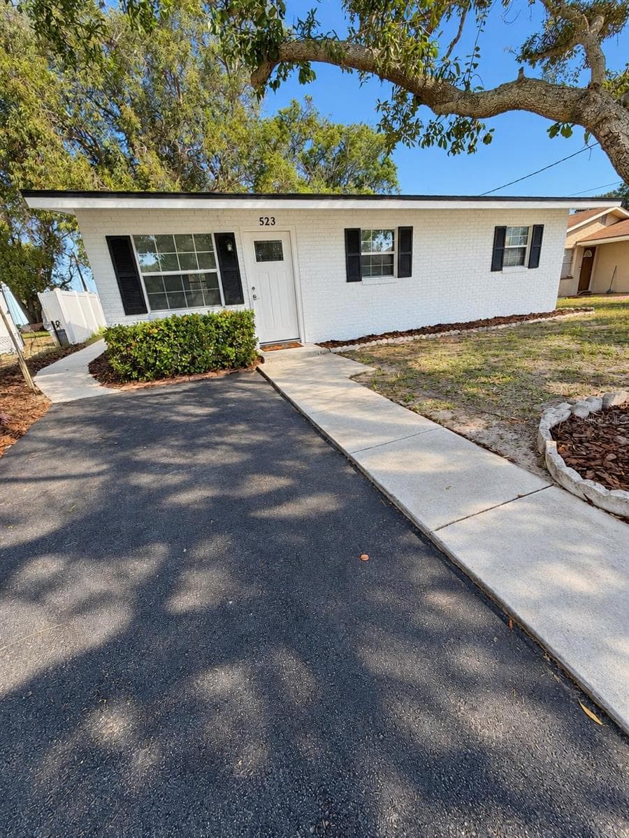 front 2 - 523 E BOYER ST, TARPON SPRINGS