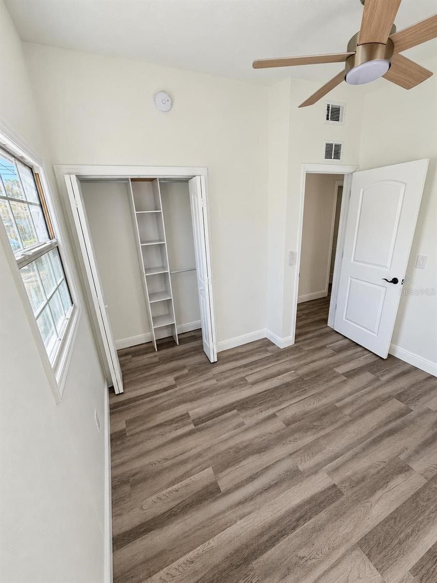 room 2 - 523 E BOYER ST, TARPON SPRINGS
