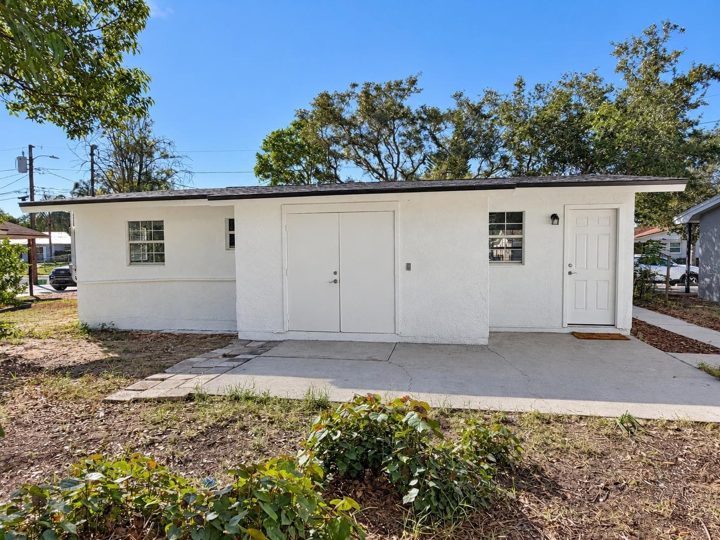 laundry - 523 E BOYER ST, TARPON SPRINGS
