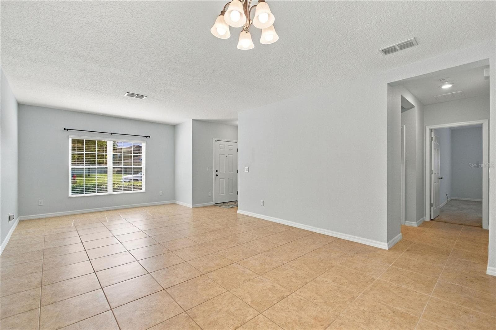 Single Family Residence at 625 OGELTHORPE DR, DAVENPORT, photo 7 of 43