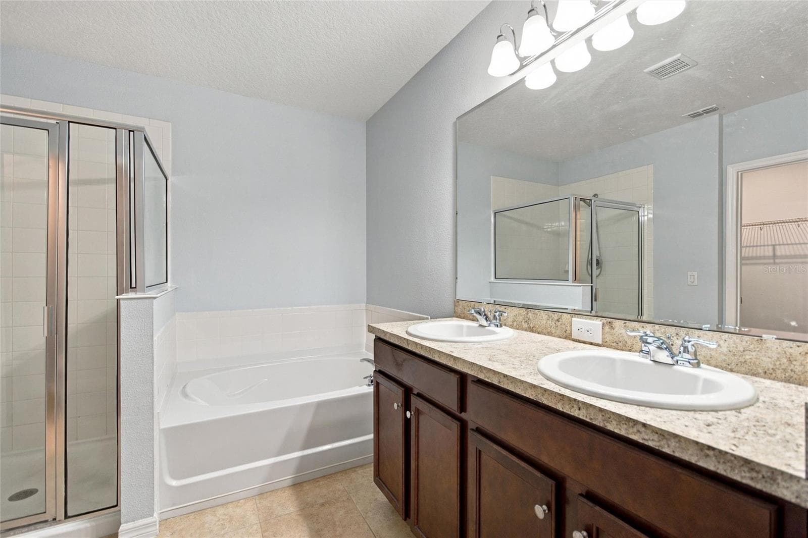 Single Family Residence at 625 OGELTHORPE DR, DAVENPORT, photo 14 of 43