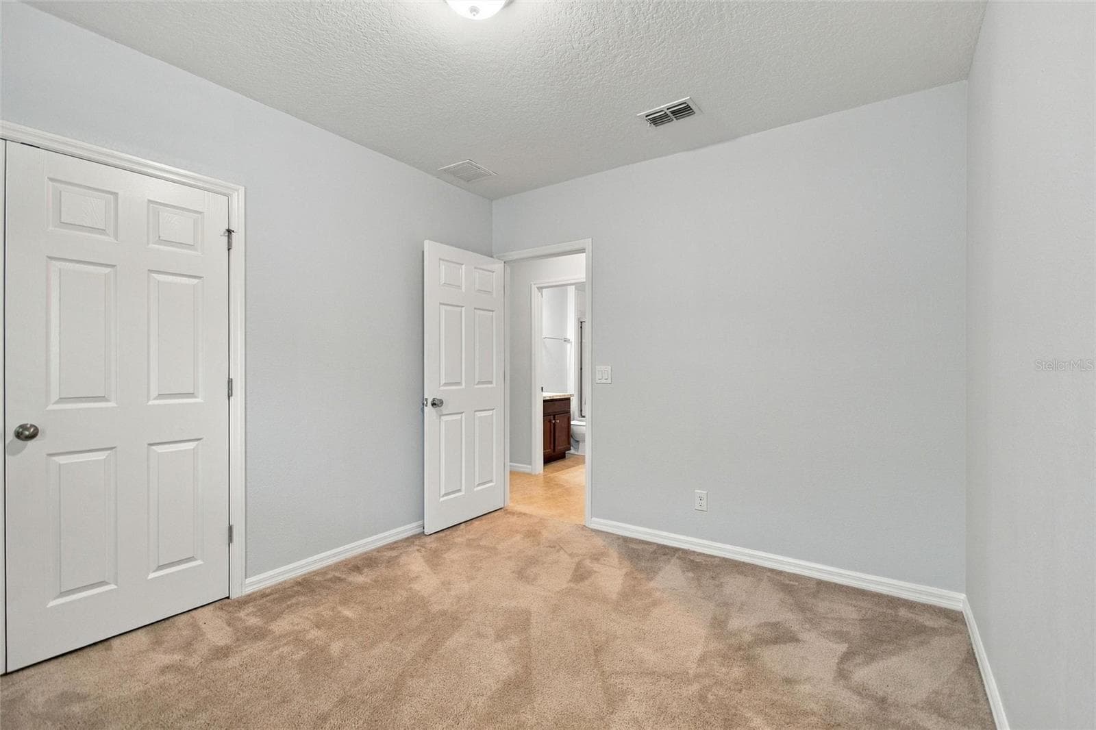 Single Family Residence at 625 OGELTHORPE DR, DAVENPORT, photo 27 of 43