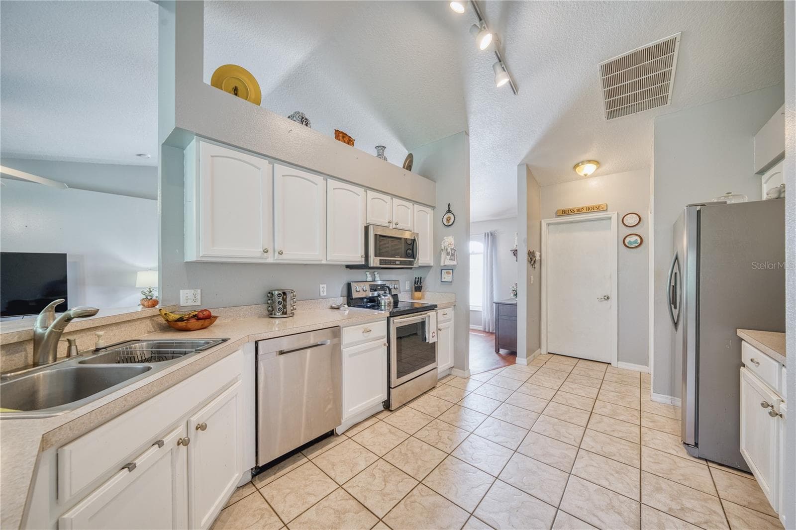 Single Family Residence at 2234 SUMMER RAYE CT, ST CLOUD, photo 25 of 40