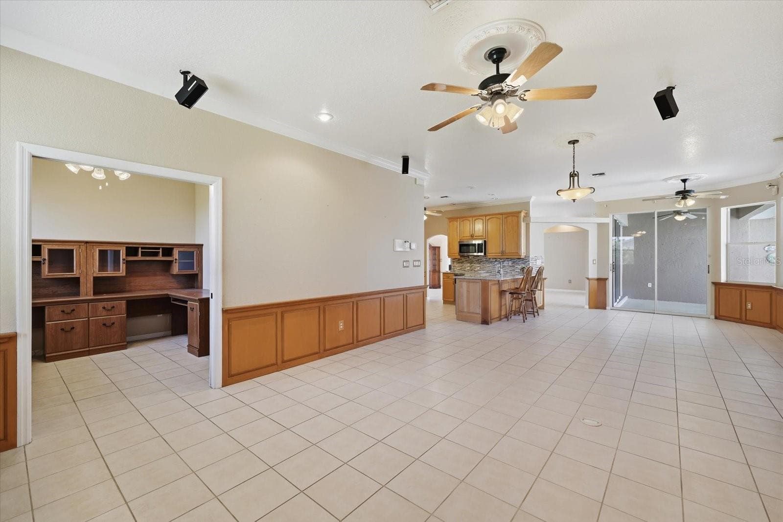 family room - 9348 SAN BERNANDINO AVE, ENGLEWOOD