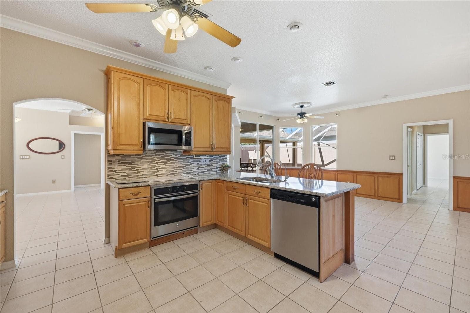kitchen - 9348 SAN BERNANDINO AVE, ENGLEWOOD
