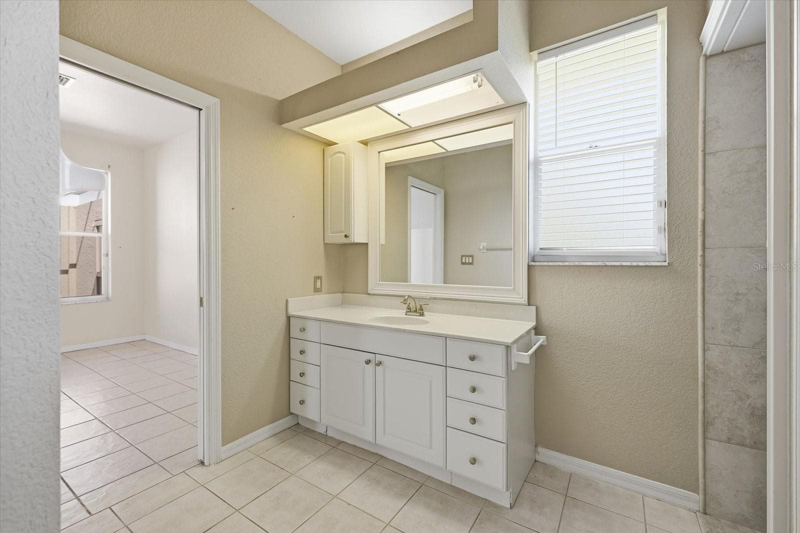 primary bath - 9348 SAN BERNANDINO AVE, ENGLEWOOD