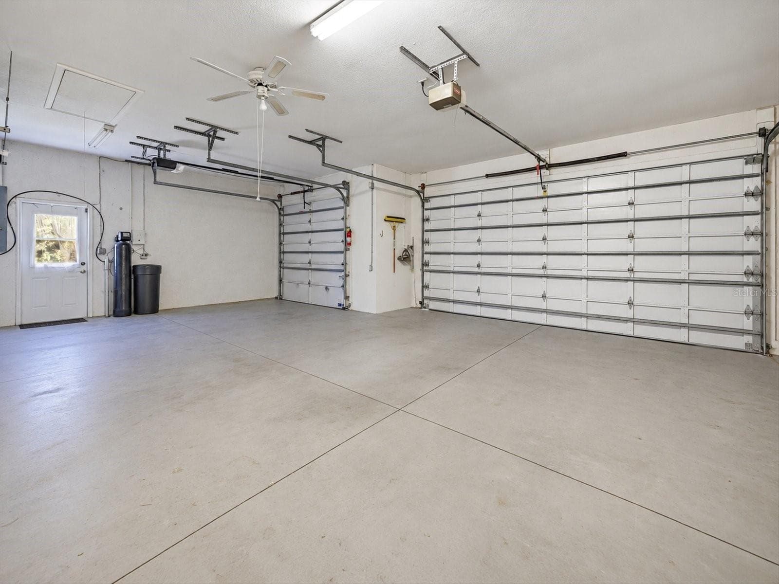 3 car garage - 9348 SAN BERNANDINO AVE, ENGLEWOOD