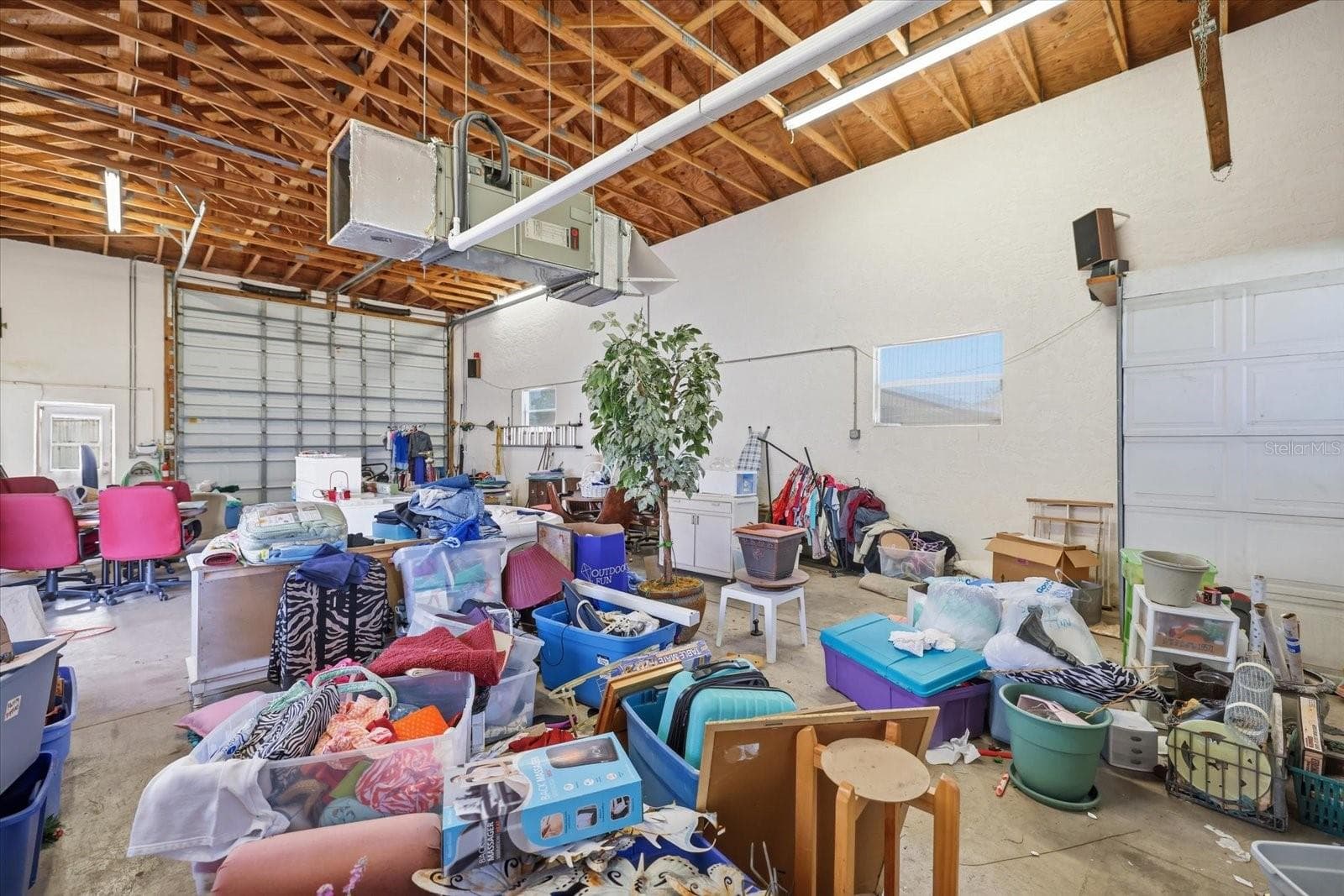 to be cleaned out - 9348 SAN BERNANDINO AVE, ENGLEWOOD