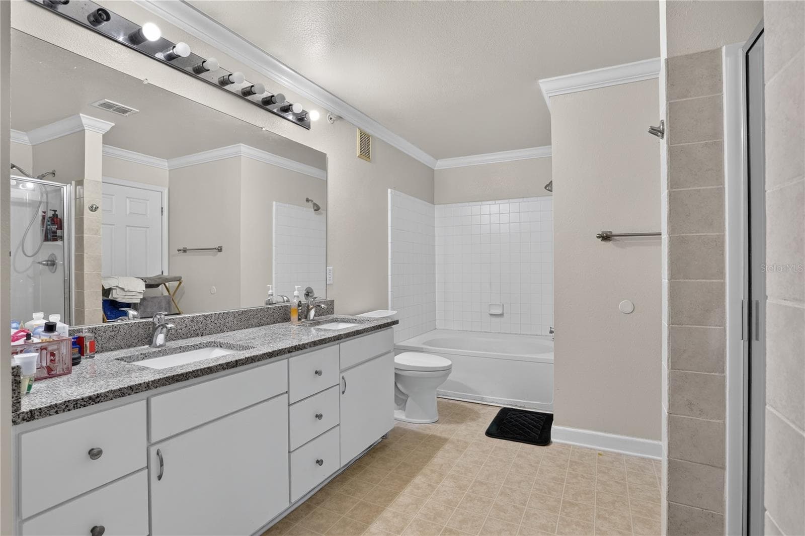 Condominium at 18119 BRIDLE BIT LN #18119, TAMPA, photo 11 of 21