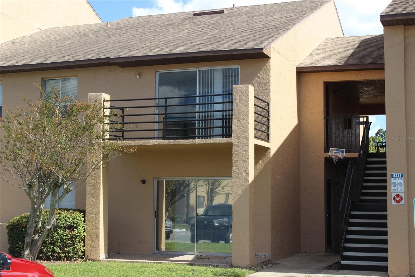 5231 VIA HACIENDA CIR #B218